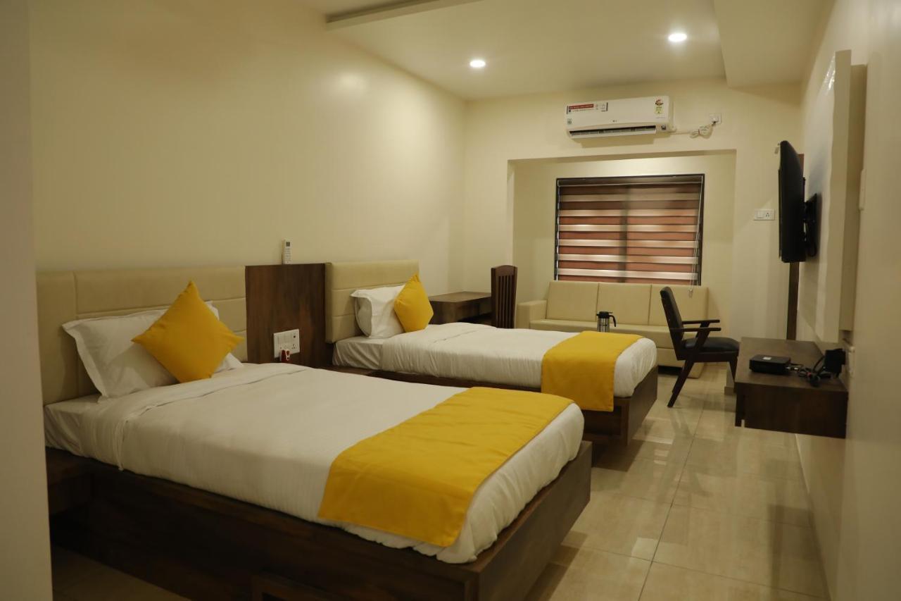 Hotel Balaji Palace Porbandar Eksteriør billede