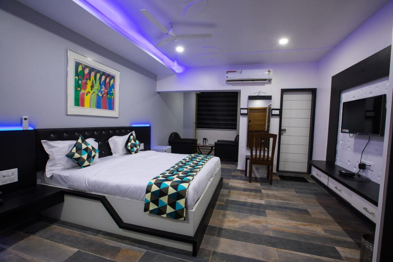 Hotel Balaji Palace Porbandar Eksteriør billede