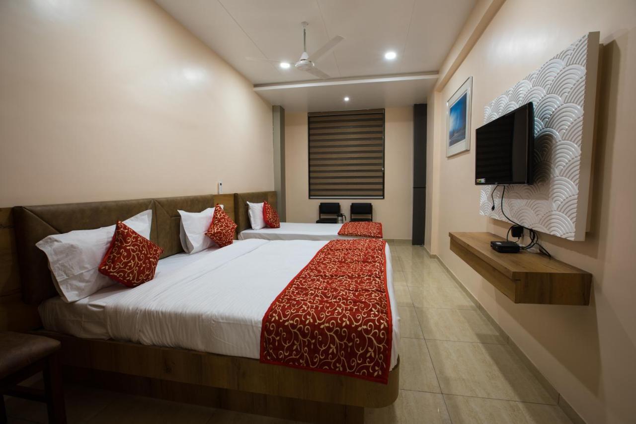 Hotel Balaji Palace Porbandar Eksteriør billede