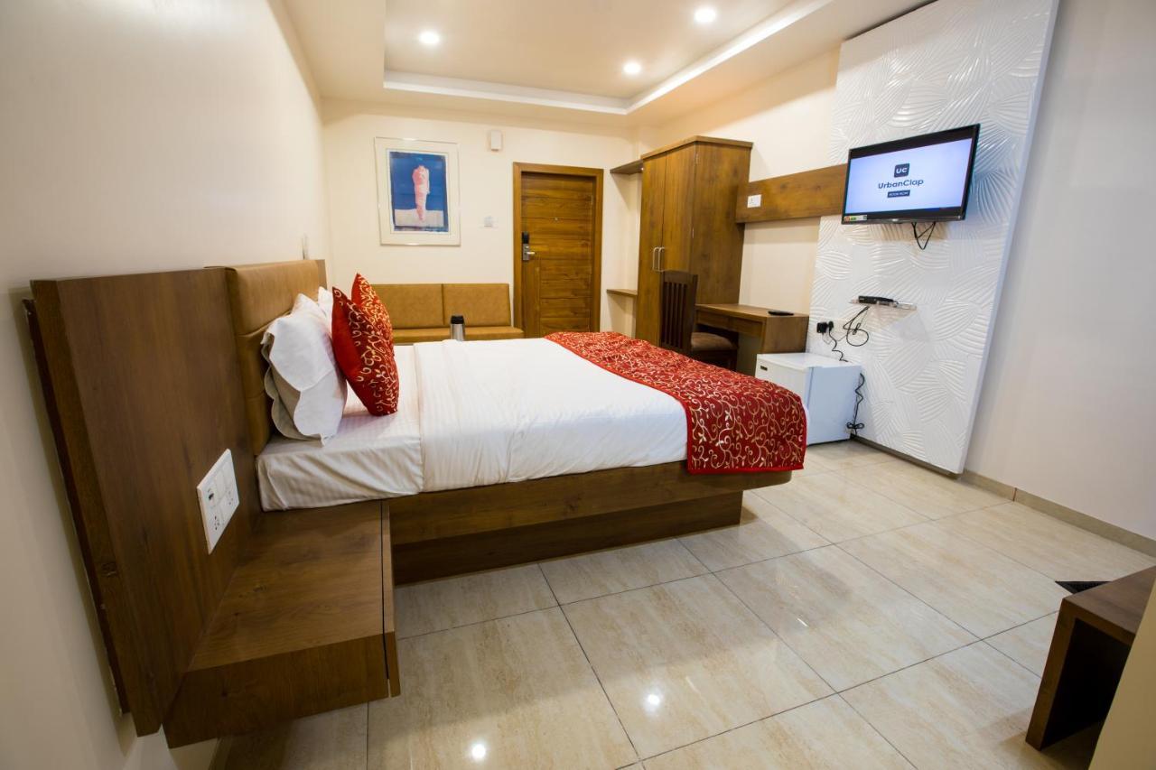 Hotel Balaji Palace Porbandar Eksteriør billede