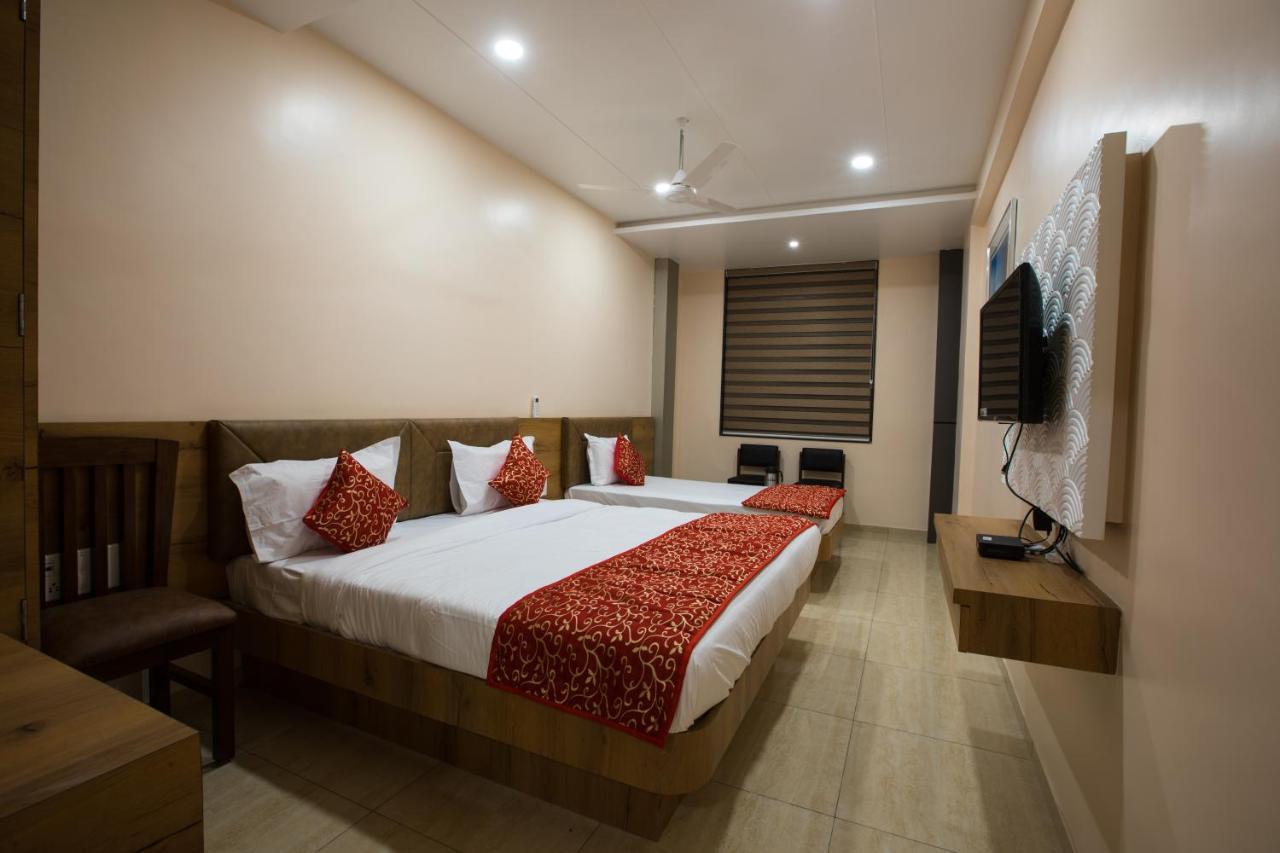 Hotel Balaji Palace Porbandar Eksteriør billede